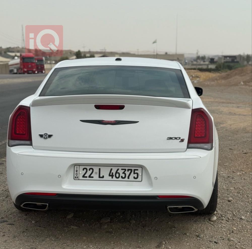 كرايسلر 300